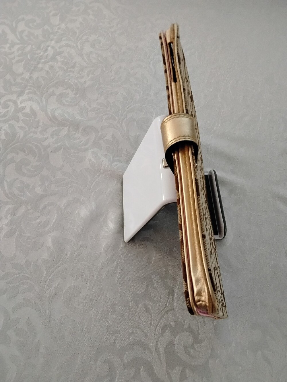 Coach Park Signature Turnlock I Pad Case - Picture 5 of 5